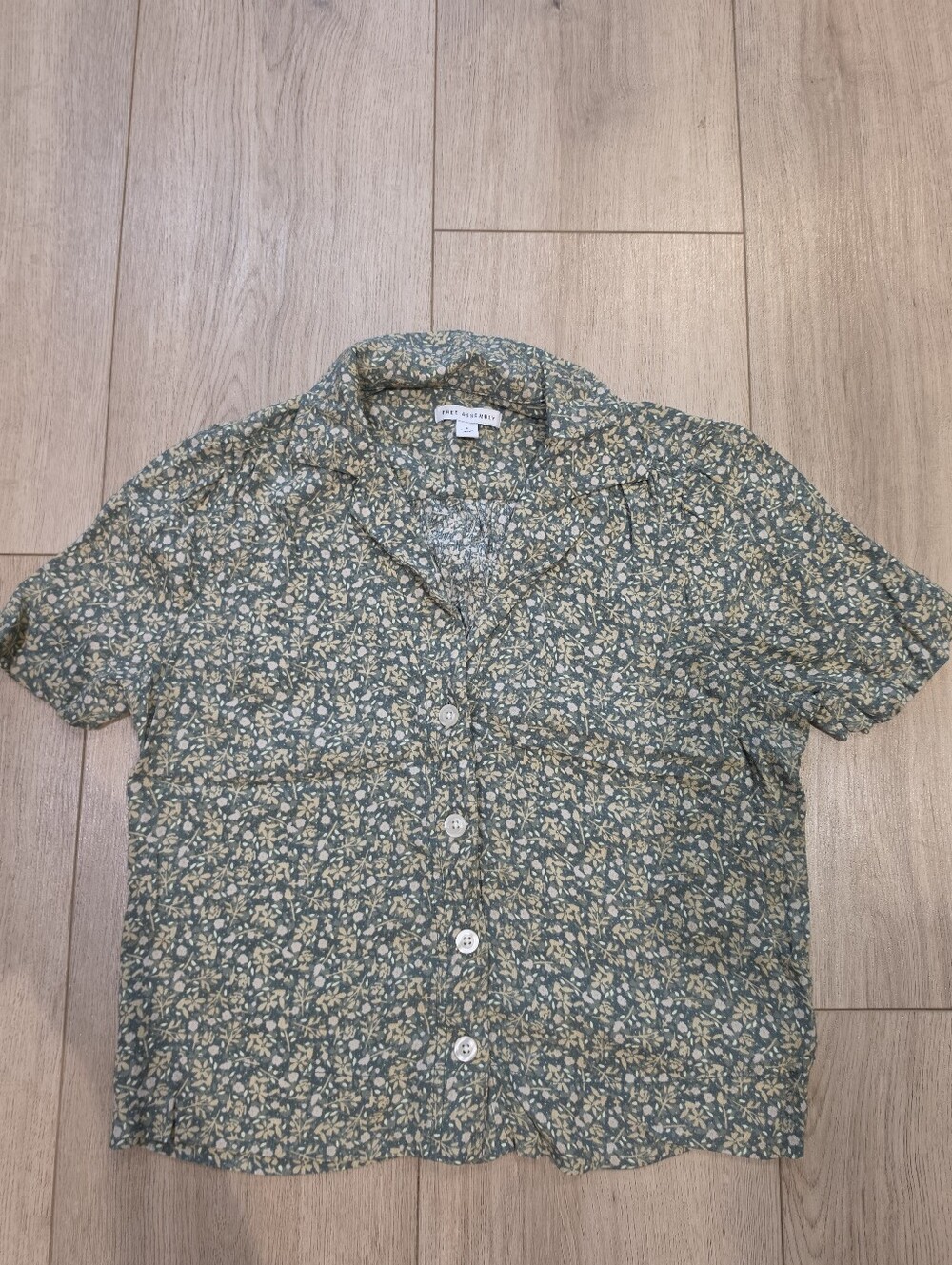 Free Assembly Floral Button Front Blouse Sage Green Cottagecore Top Small